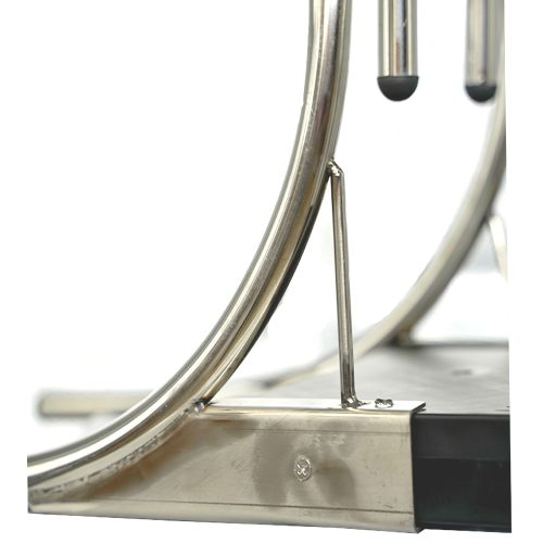 Zijkant detail foto van de Raptor motor bracket RVS metaalkleurig