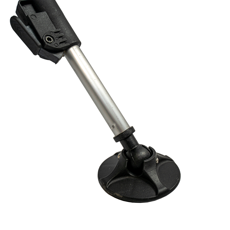 RCG FoldX Chair inklapbare stoel met zwarte mesh-zitting en verstelbare poten detail foto uitgeschoven poot