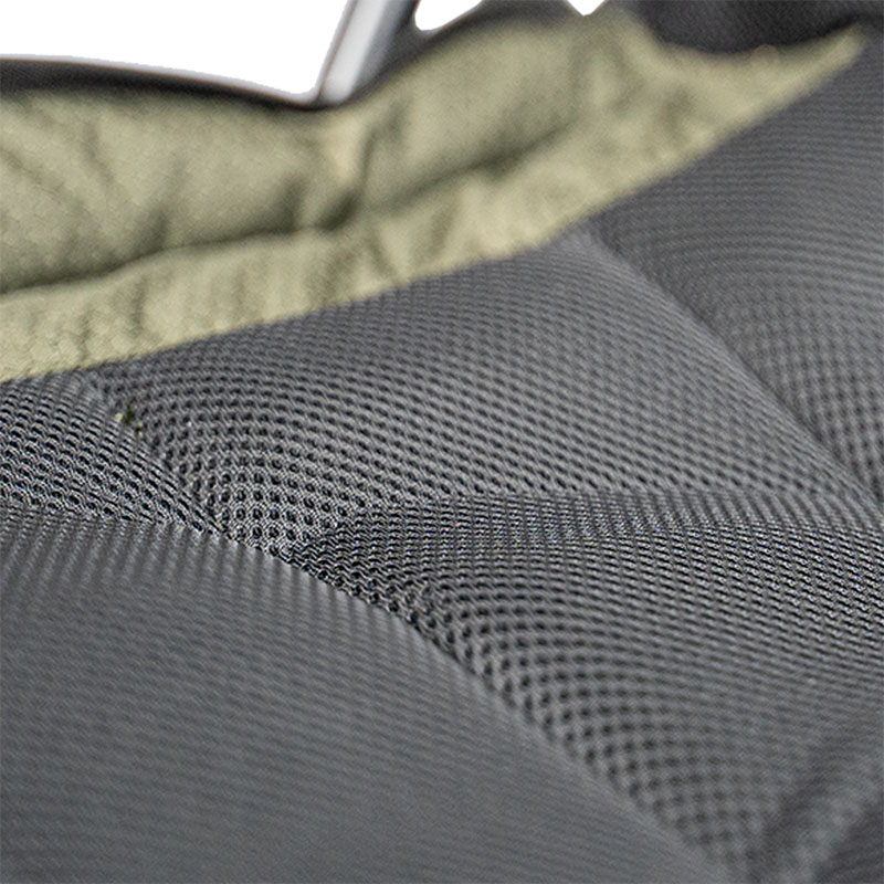 RCG FoldX Chair inklapbare stoel met zwarte mesh-zitting en verstelbare poten detail foto mesh